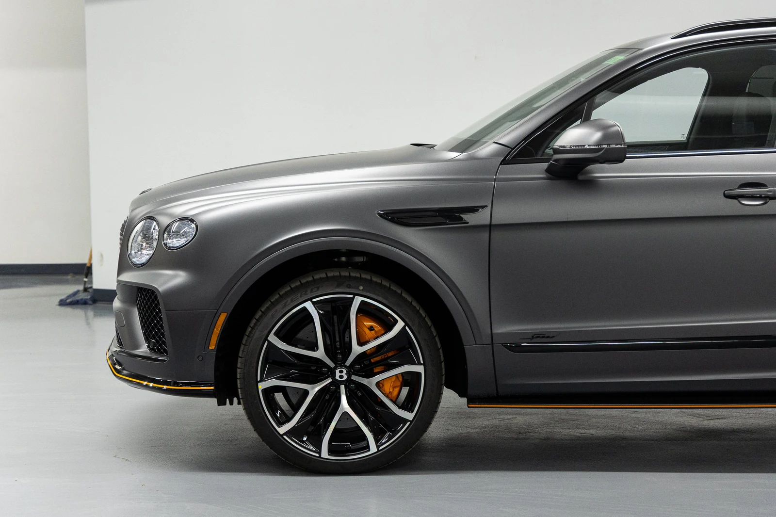2026 Bentley Bentayga Speed V8, 3/20