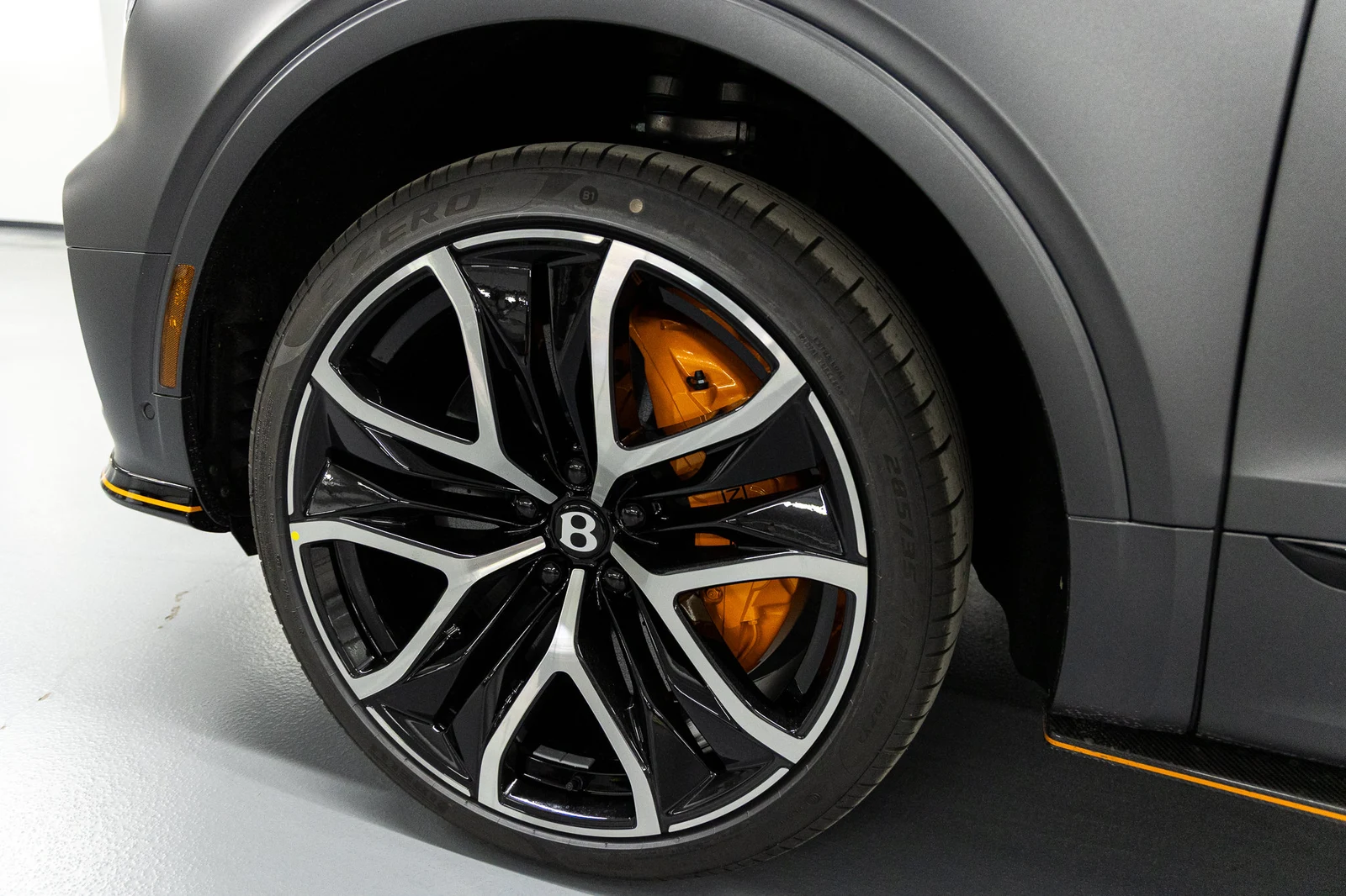 2026 Bentley Bentayga Speed V8, 18/20