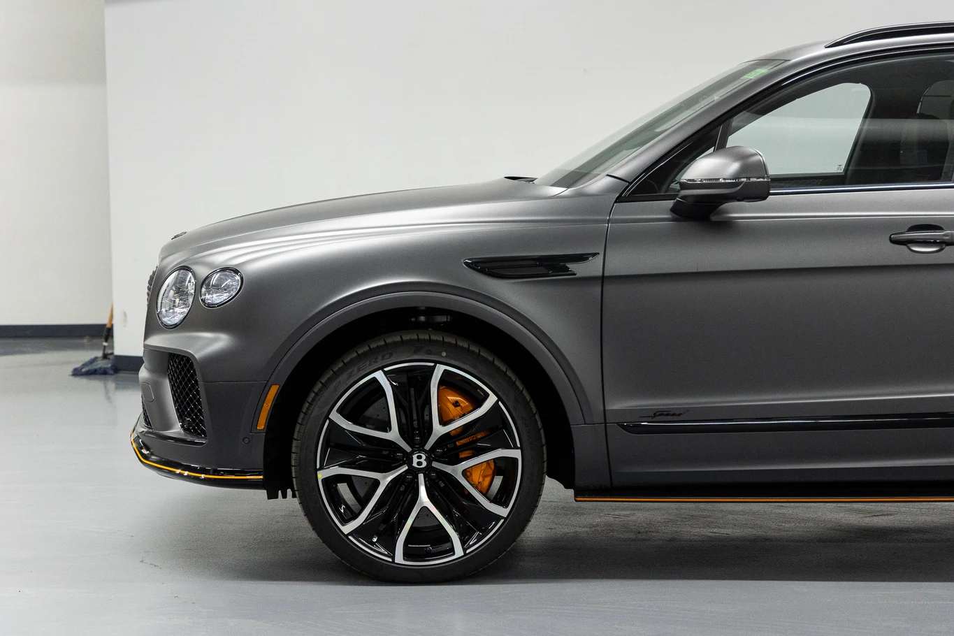 2026 Bentley Bentayga Speed V8, 3/20