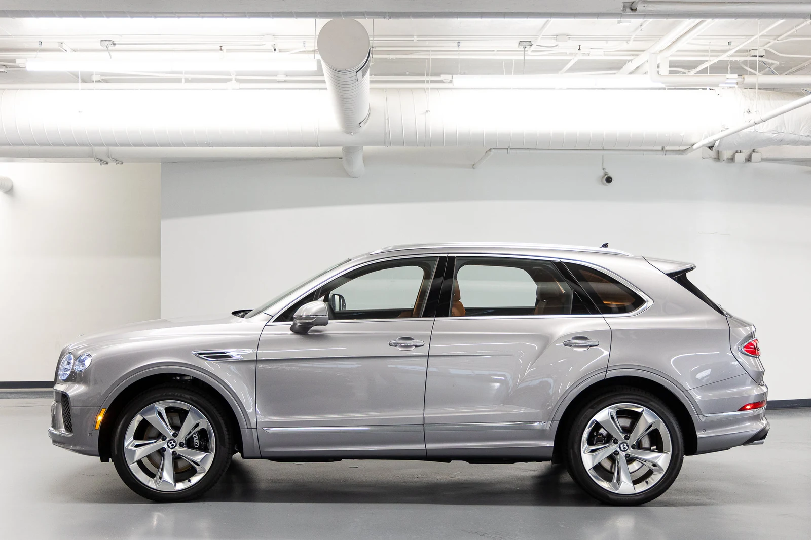 2026 Bentley Bentayga V8, 3/20