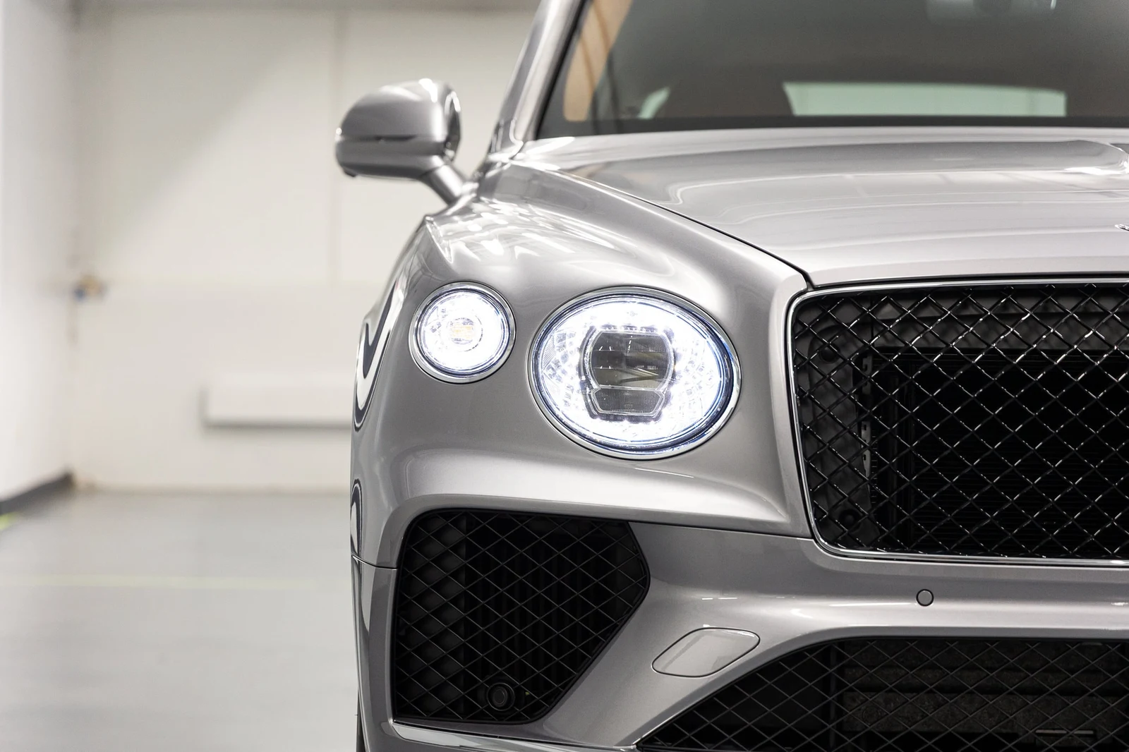 2026 Bentley Bentayga V8, 11/20