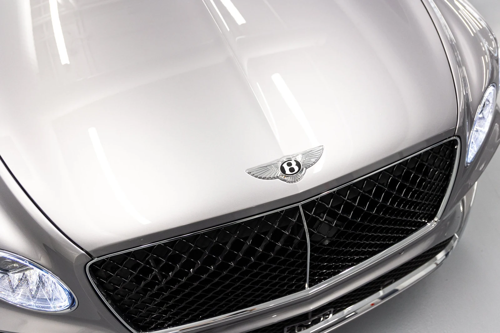 2026 Bentley Bentayga V8, 16/20
