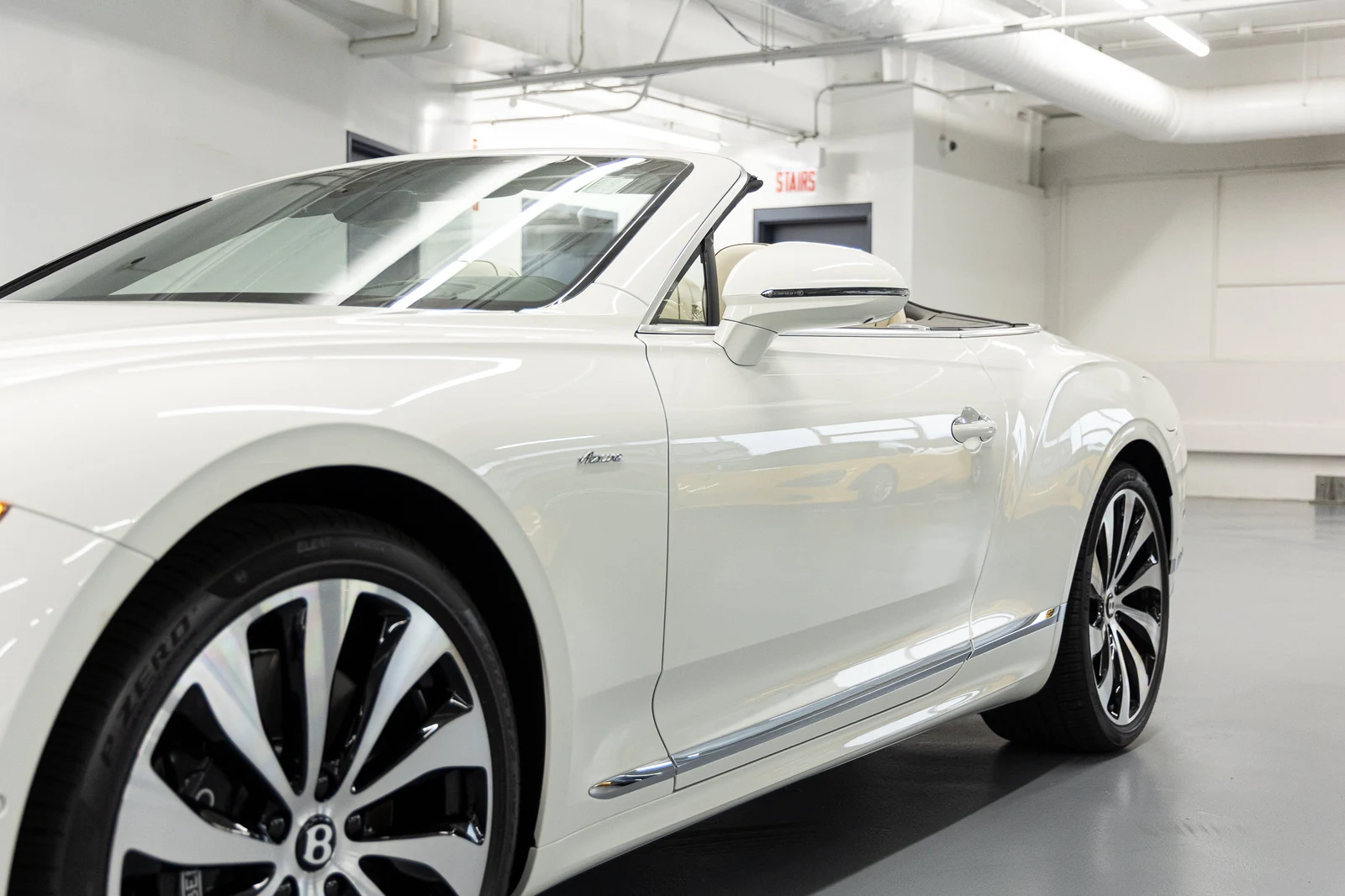 2026 Bentley Continental GTC Azure (4th Generation), 18/20