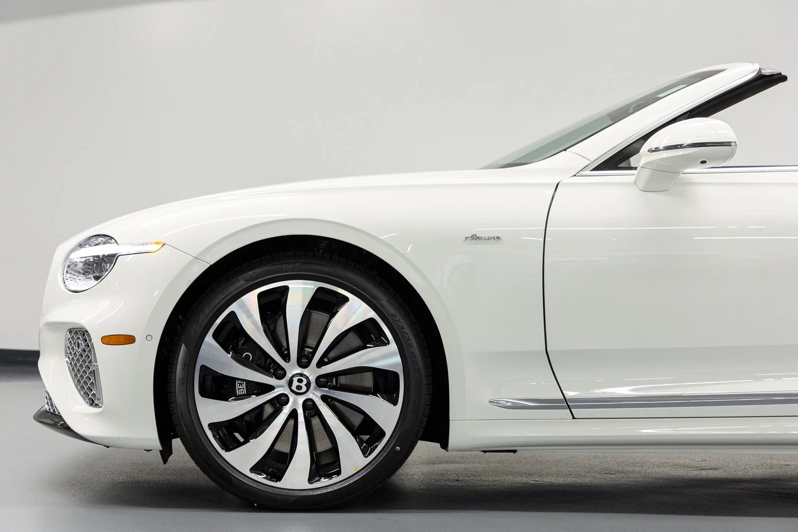 2026 Bentley Continental GTC Azure (4th Generation), 19/20