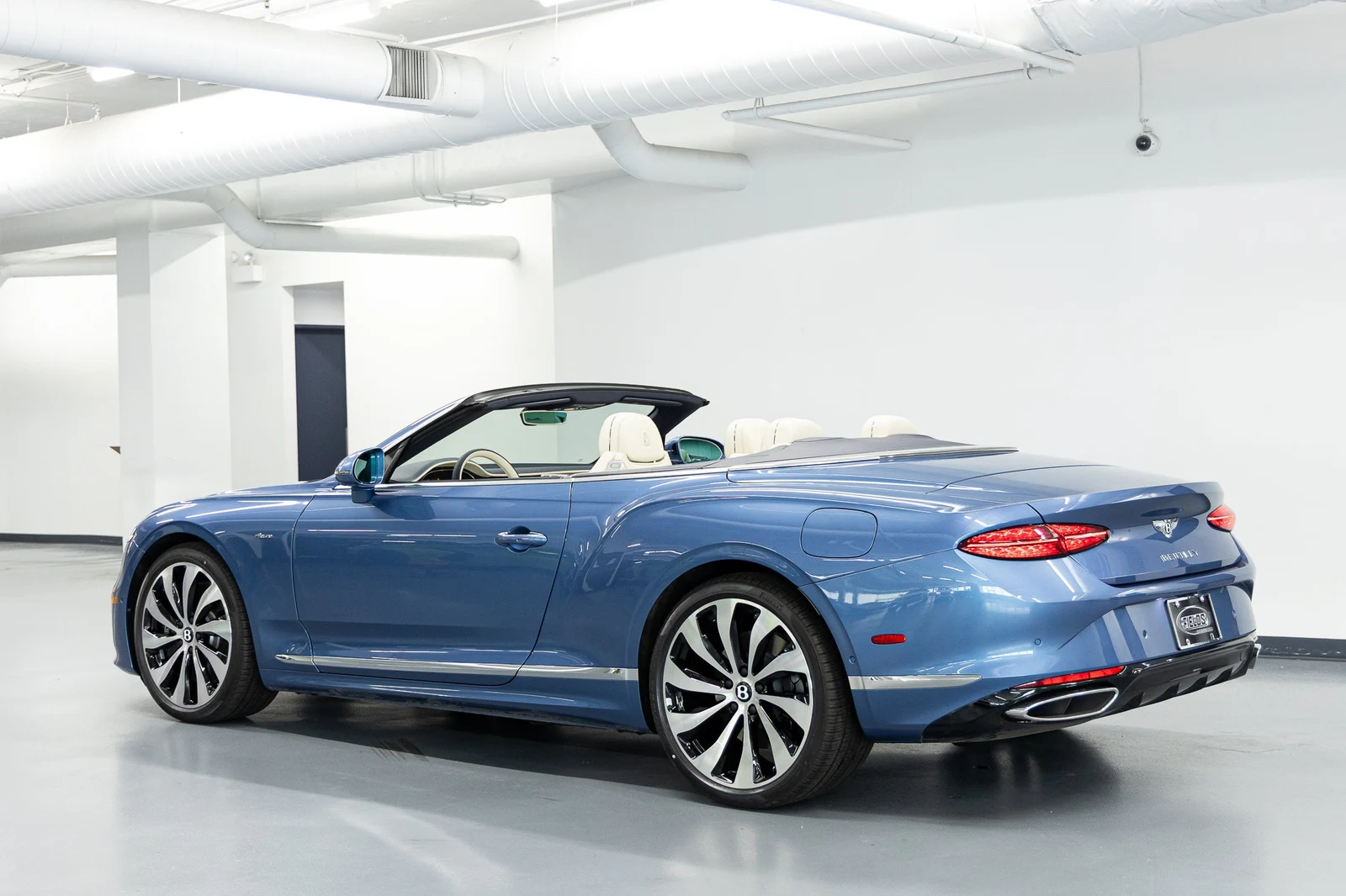 2026 Bentley Continental GTC Azure (4th Generation), 4/20
