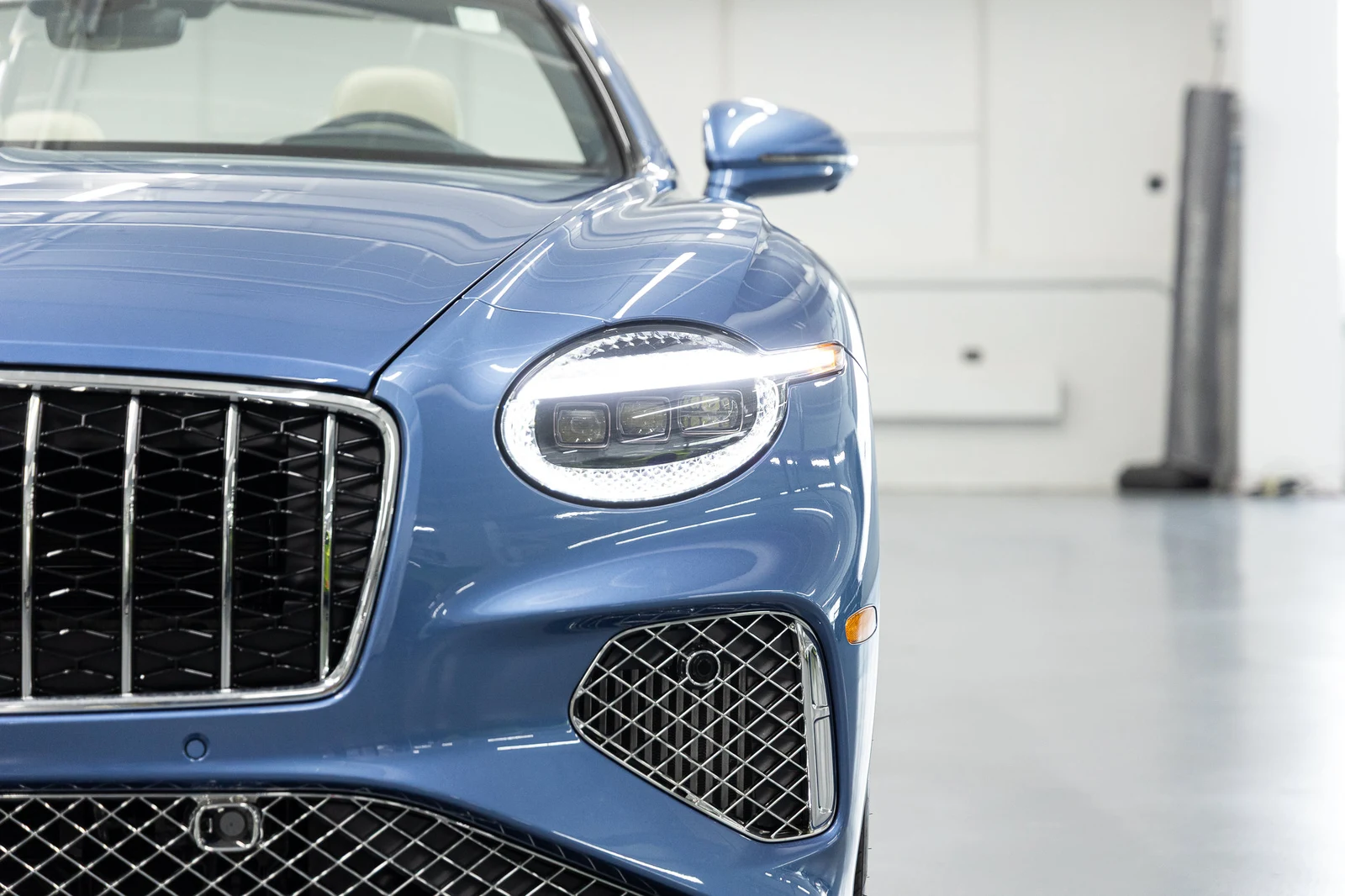 2026 Bentley Continental GTC Azure (4th Generation), 15/20