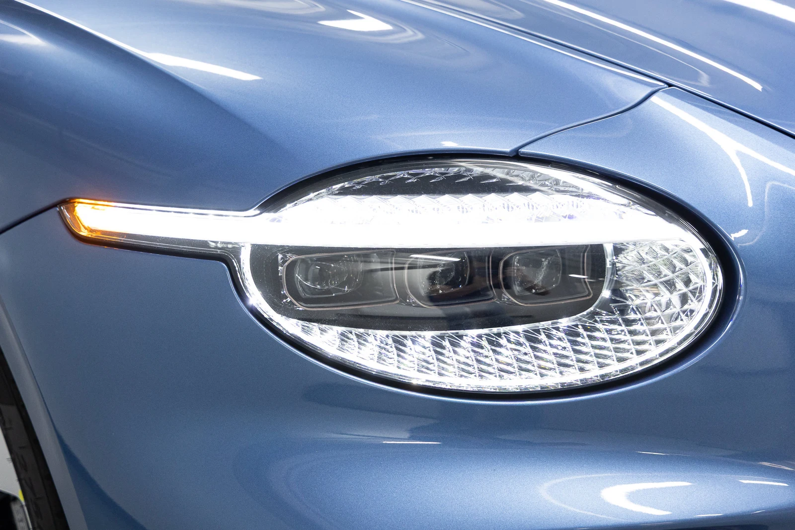 2026 Bentley Continental GTC Azure (4th Generation), 17/20