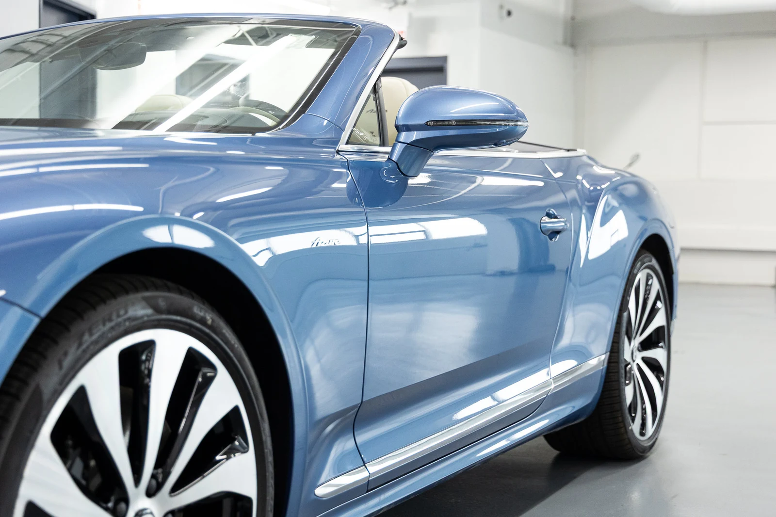 2026 Bentley Continental GTC Azure (4th Generation), 18/20