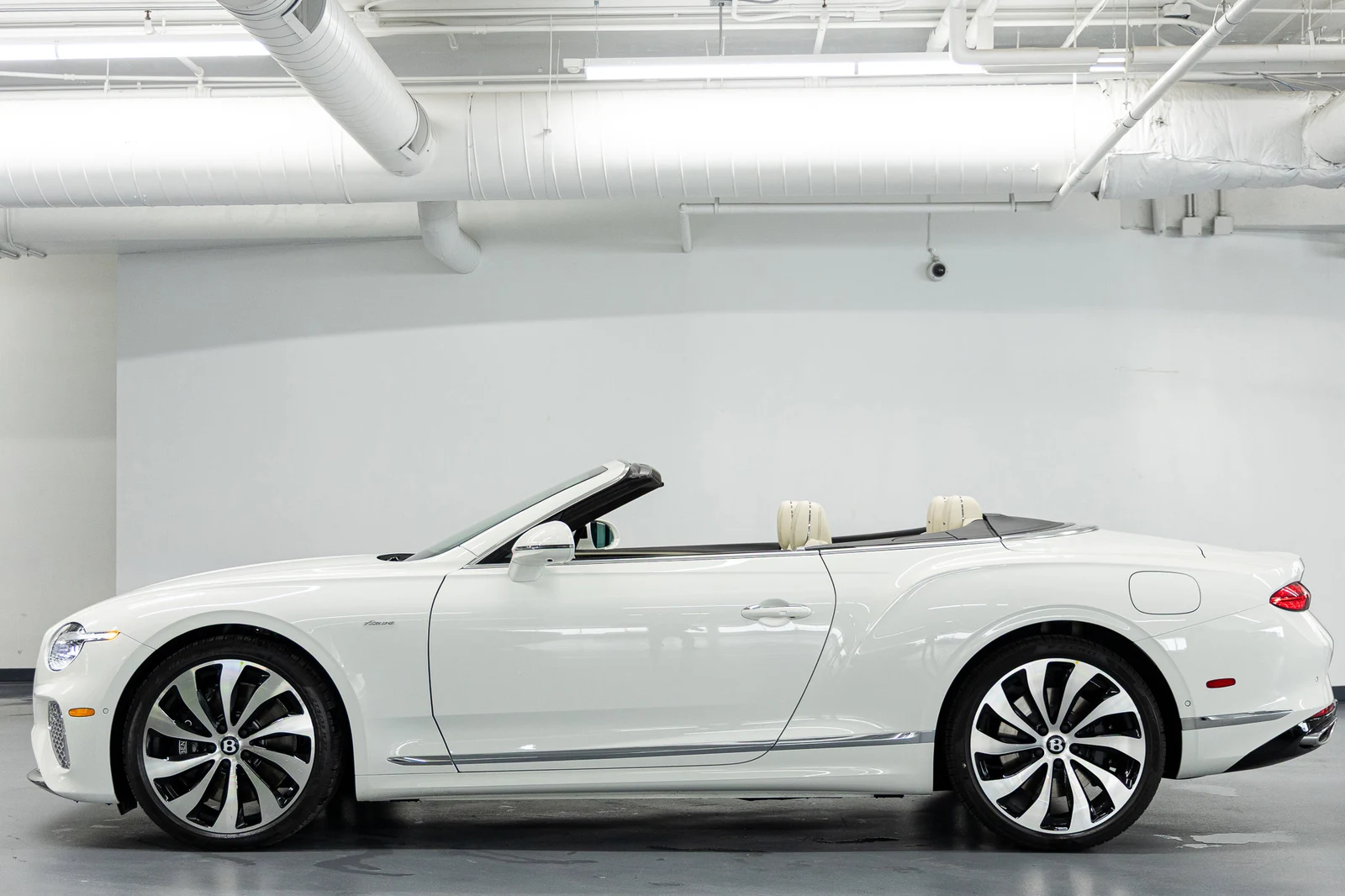 2026 Bentley Continental GTC Azure (4th Generation), 2/20