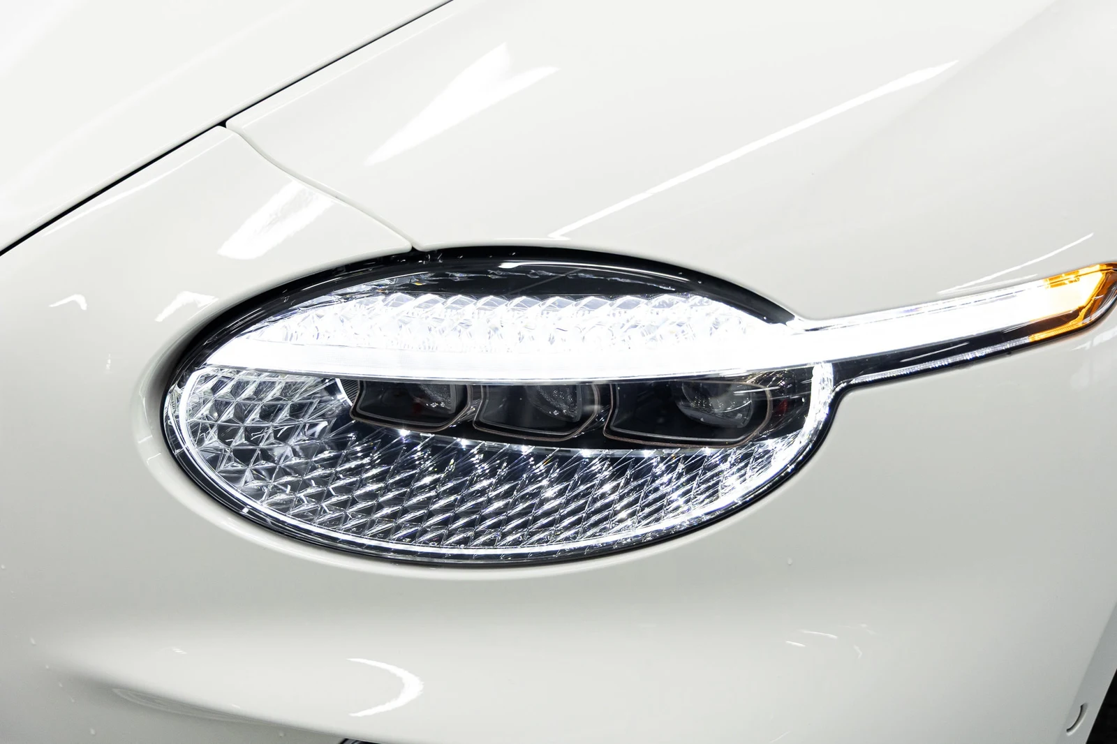 2026 Bentley Continental GTC Azure (4th Generation), 13/20