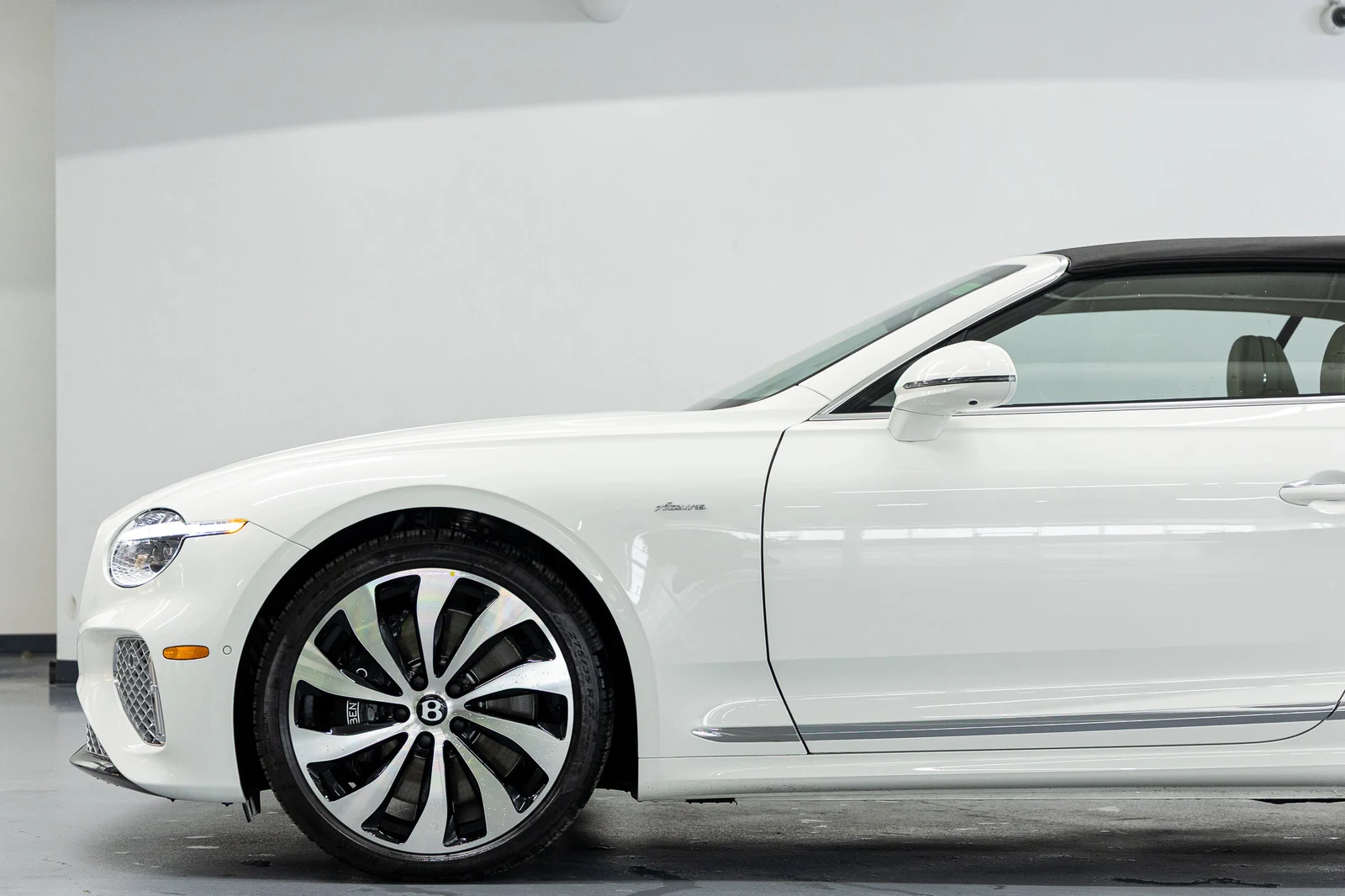2026 Bentley Continental GTC Azure (4th Generation), 14/20