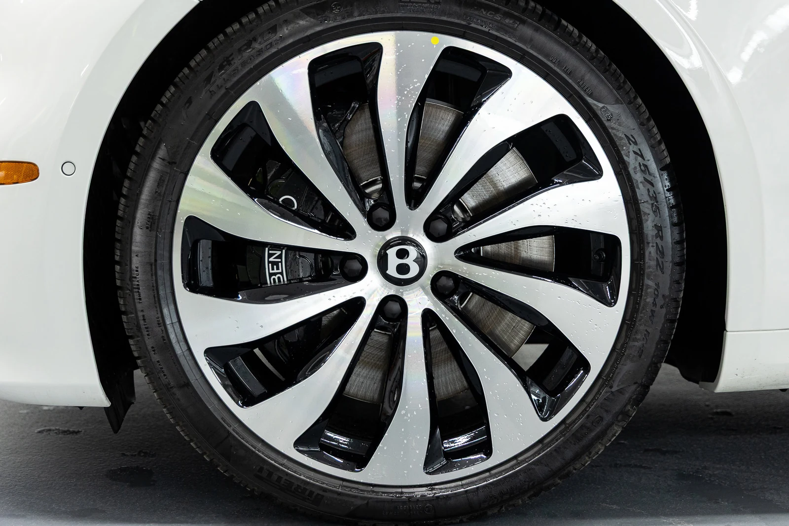 2026 Bentley Continental GTC Azure (4th Generation), 16/20