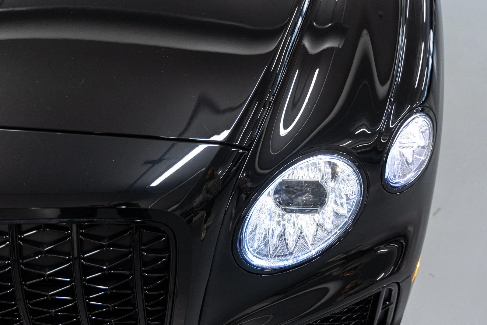 2026 Bentley Flying Spur Azure (4th Generation), 11/20