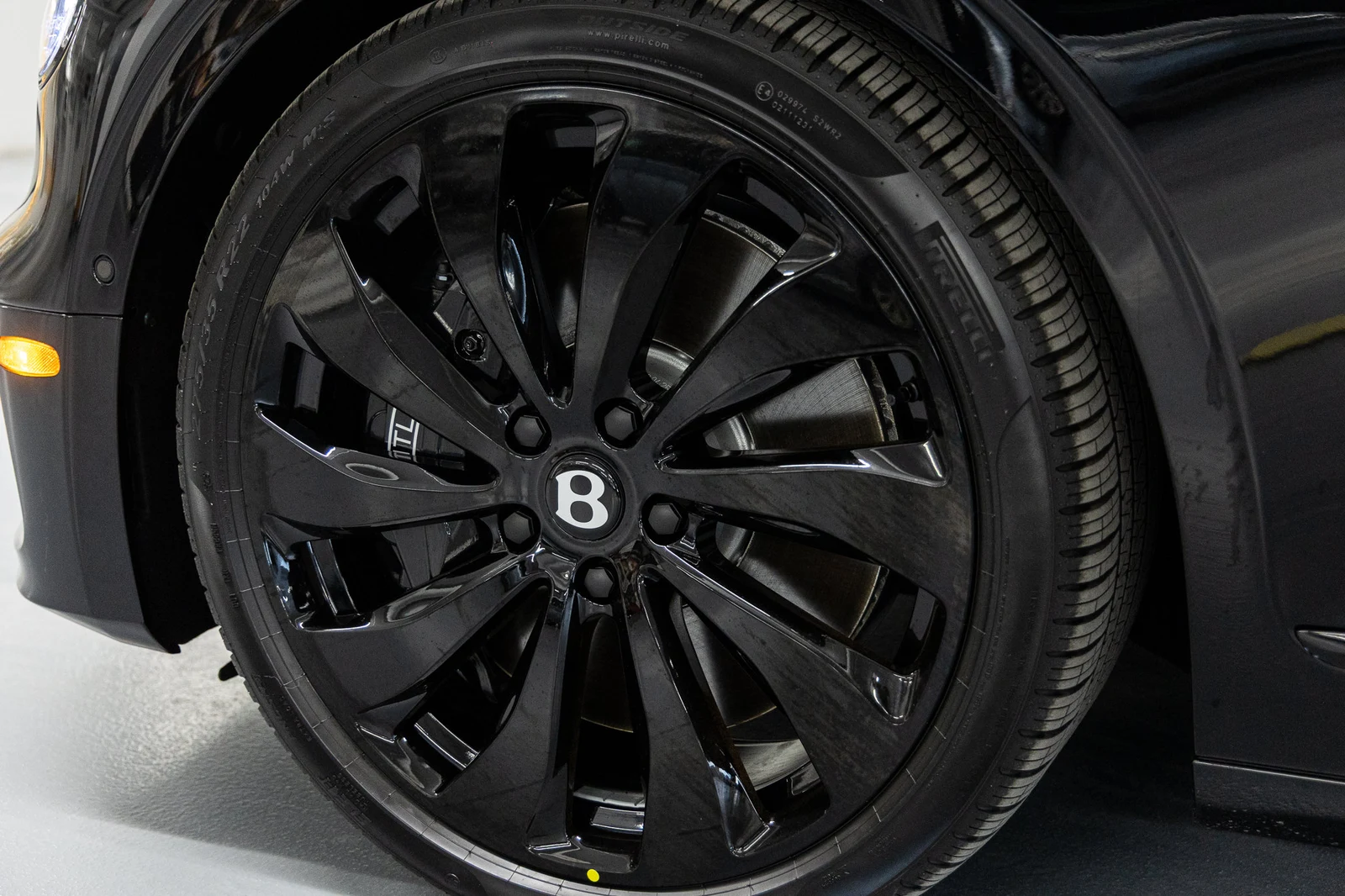 2026 Bentley Flying Spur Azure (4th Generation), 16/20