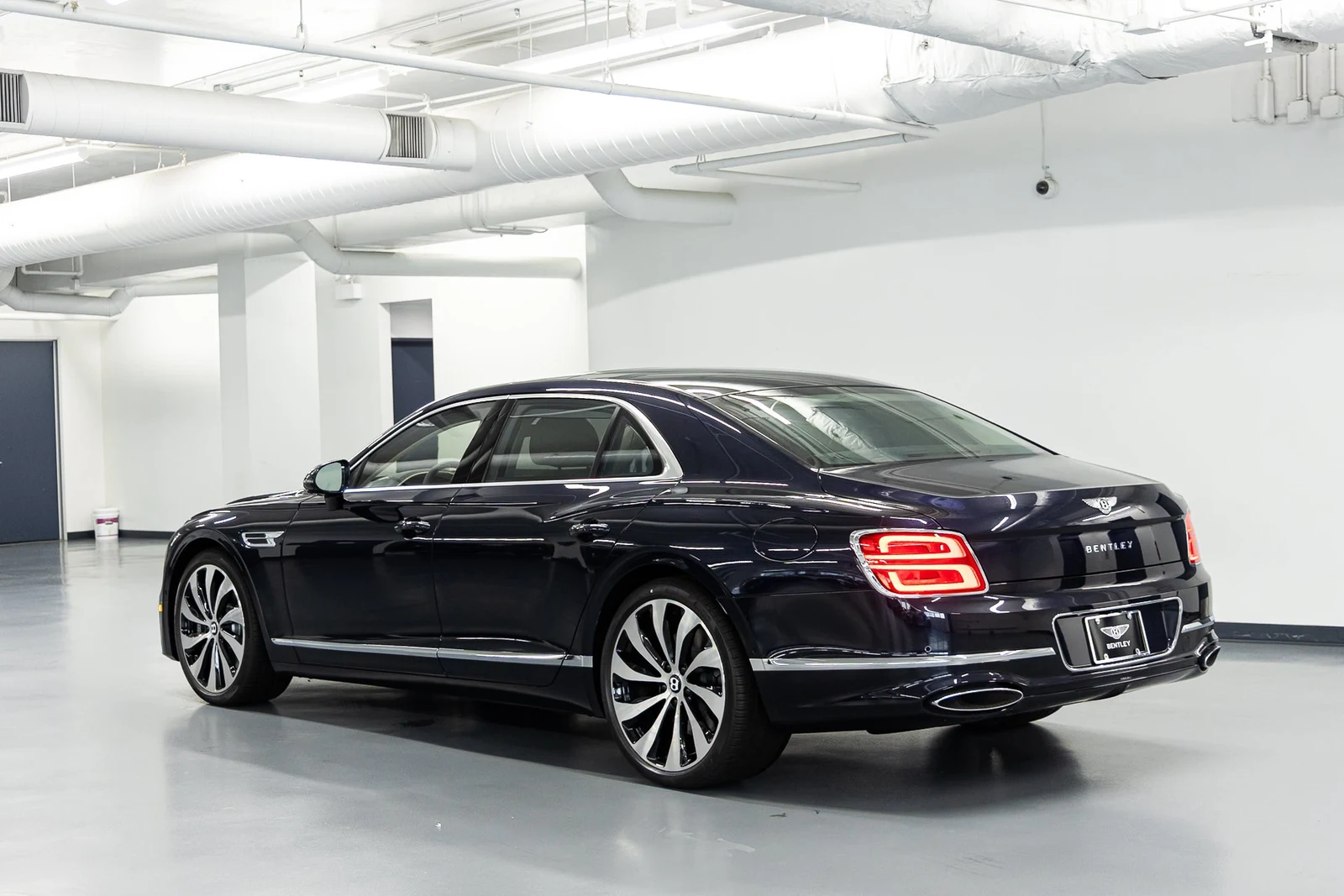 2026 Bentley Flying Spur V8 (4th Generation), 3/20