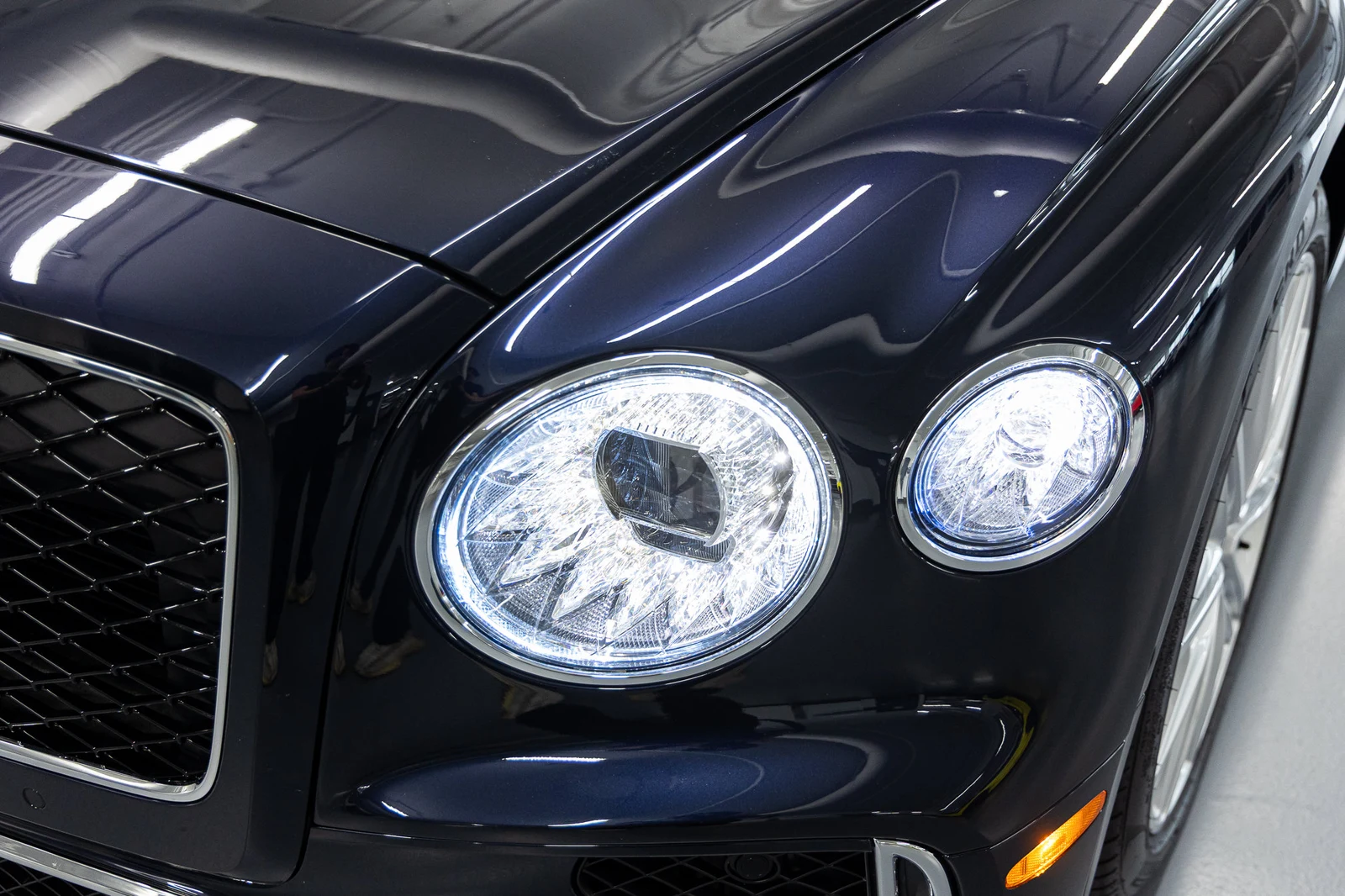 2026 Bentley Flying Spur V8 (4th Generation), 13/20