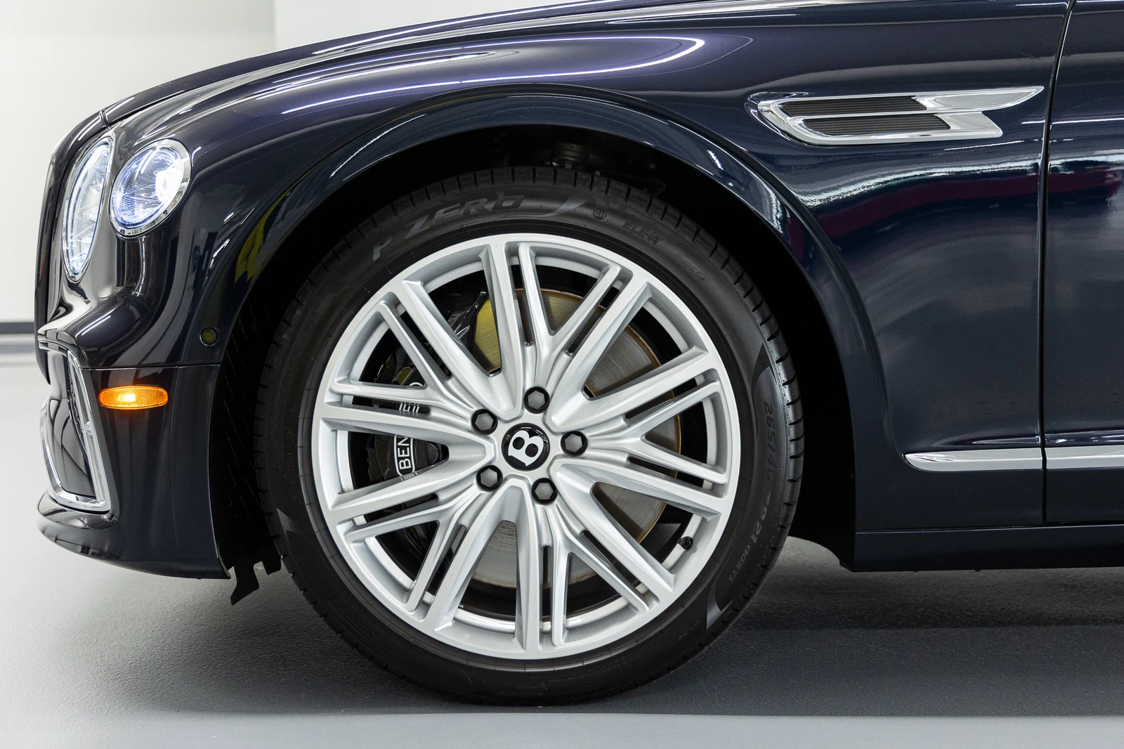 2026 Bentley Flying Spur V8 (4th Generation), 16/20
