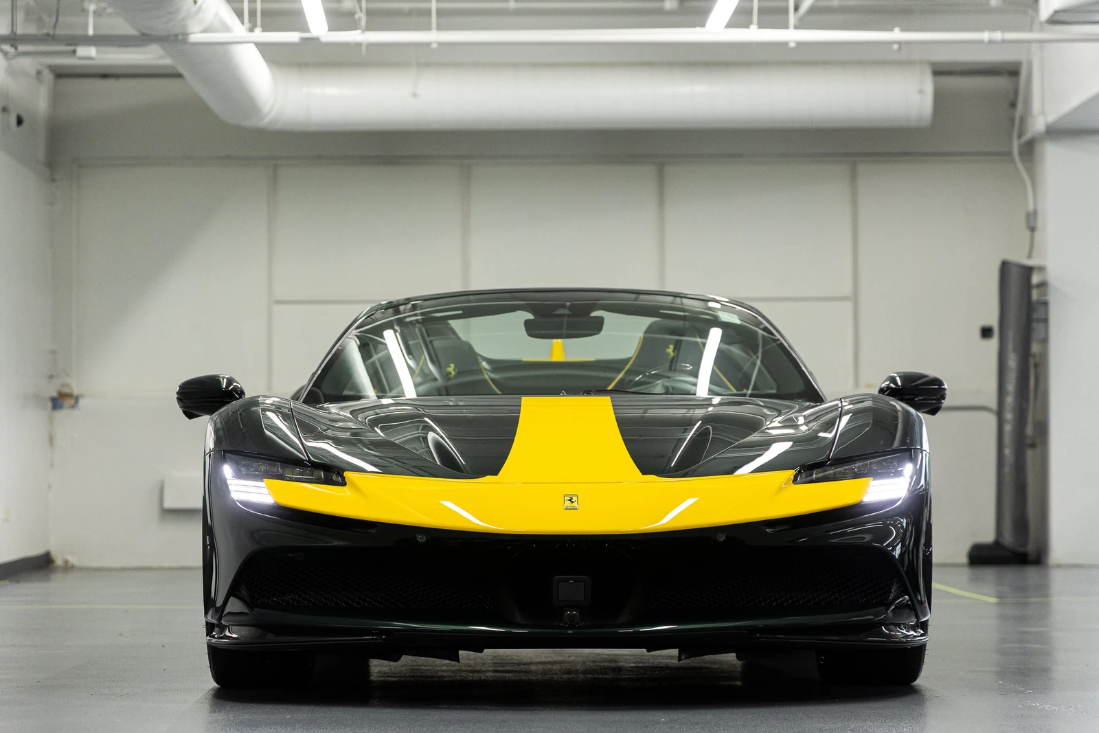 2025 Ferrari SF90 Spider Assetto Fiorano, 14/20