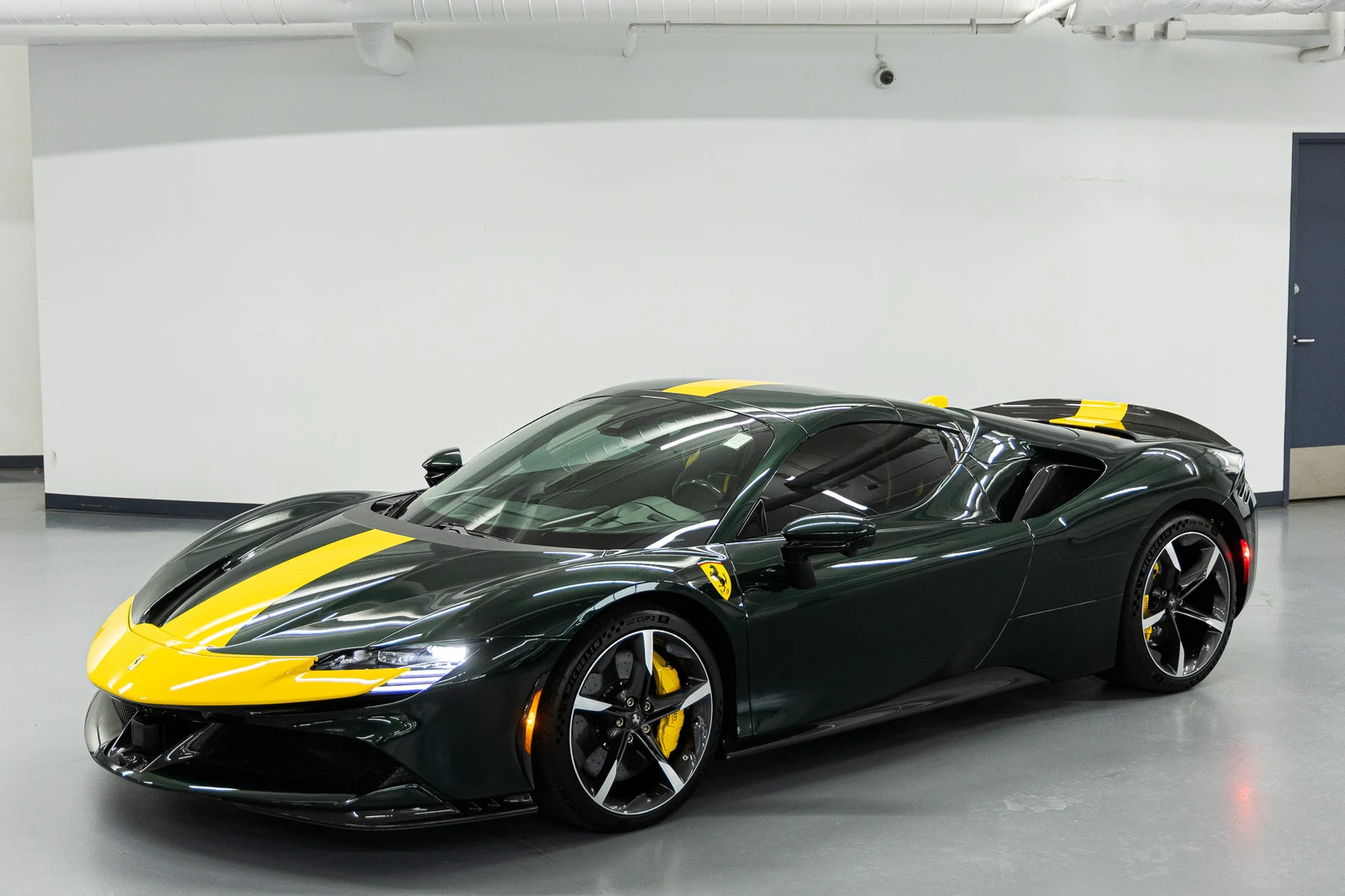 2025 Ferrari SF90 Spider Assetto Fiorano, 15/20