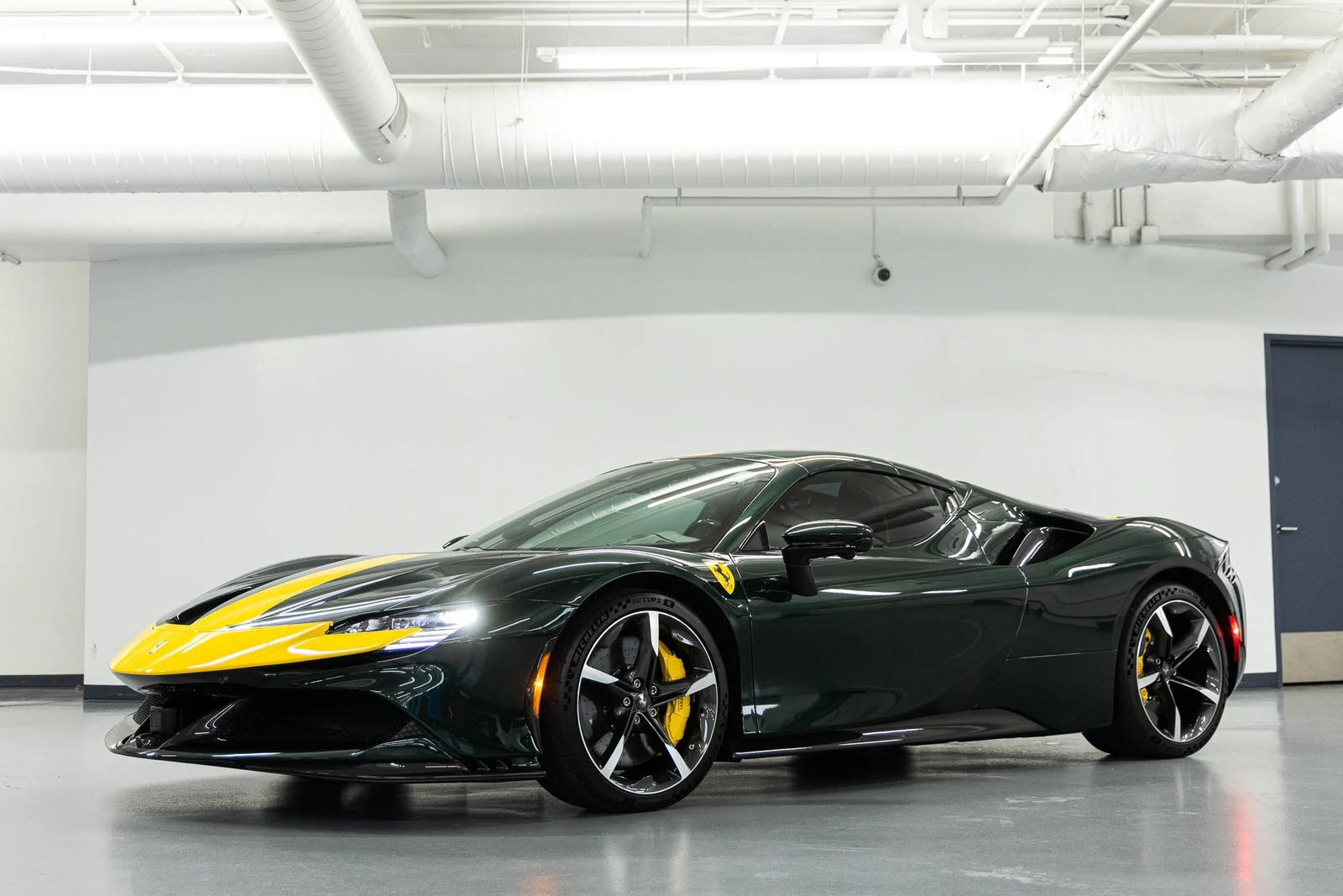 2025 Ferrari SF90 Spider Assetto Fiorano, 17/20