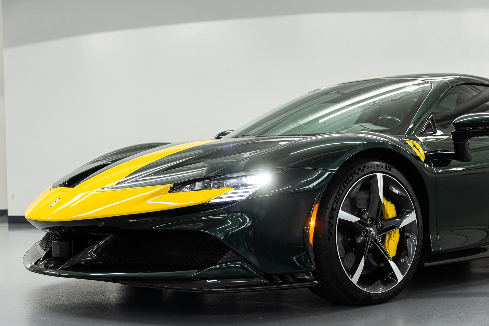 2025 Ferrari SF90 Spider Assetto Fiorano, 20/20