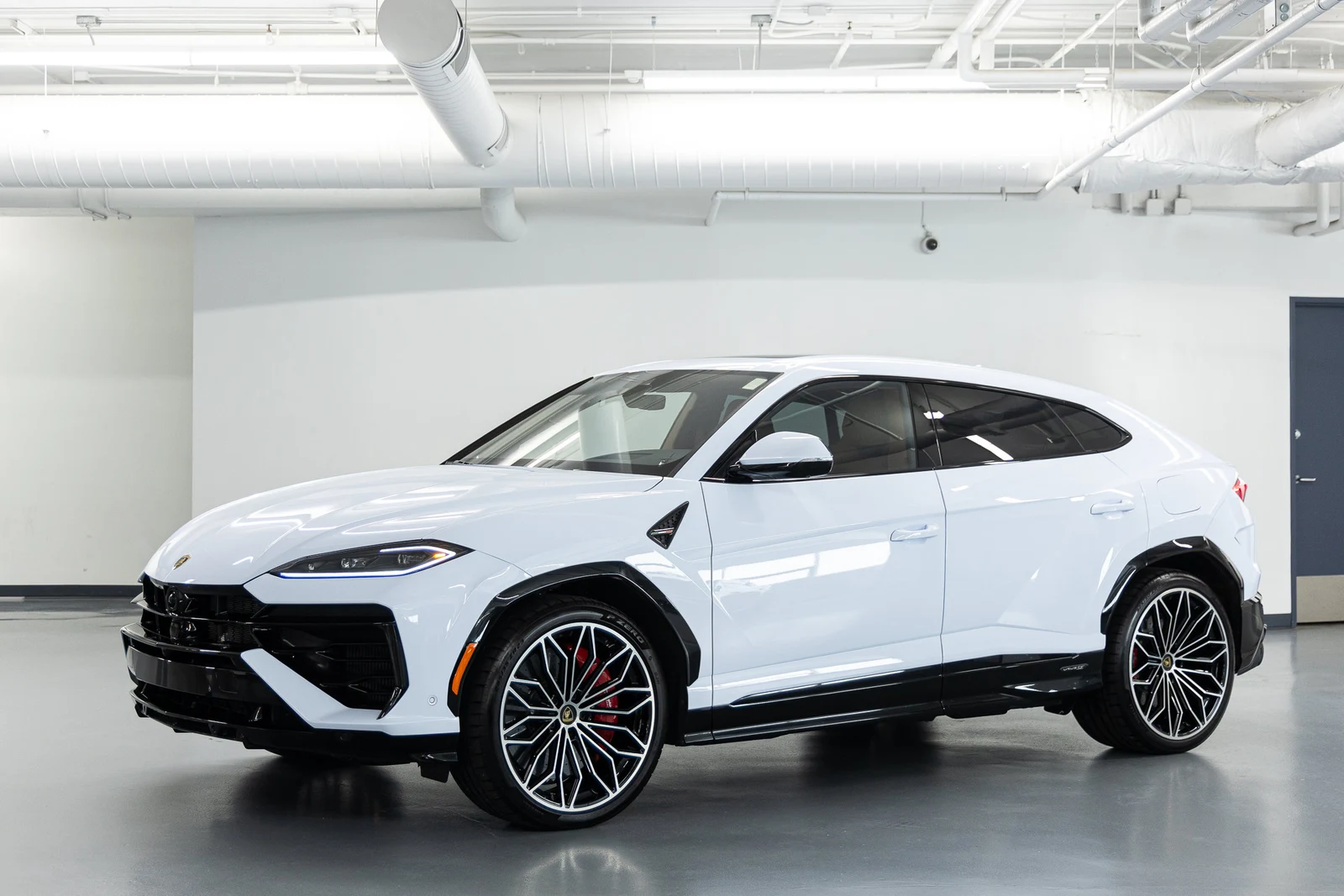 2026 Lamborghini Urus SE, 2/20