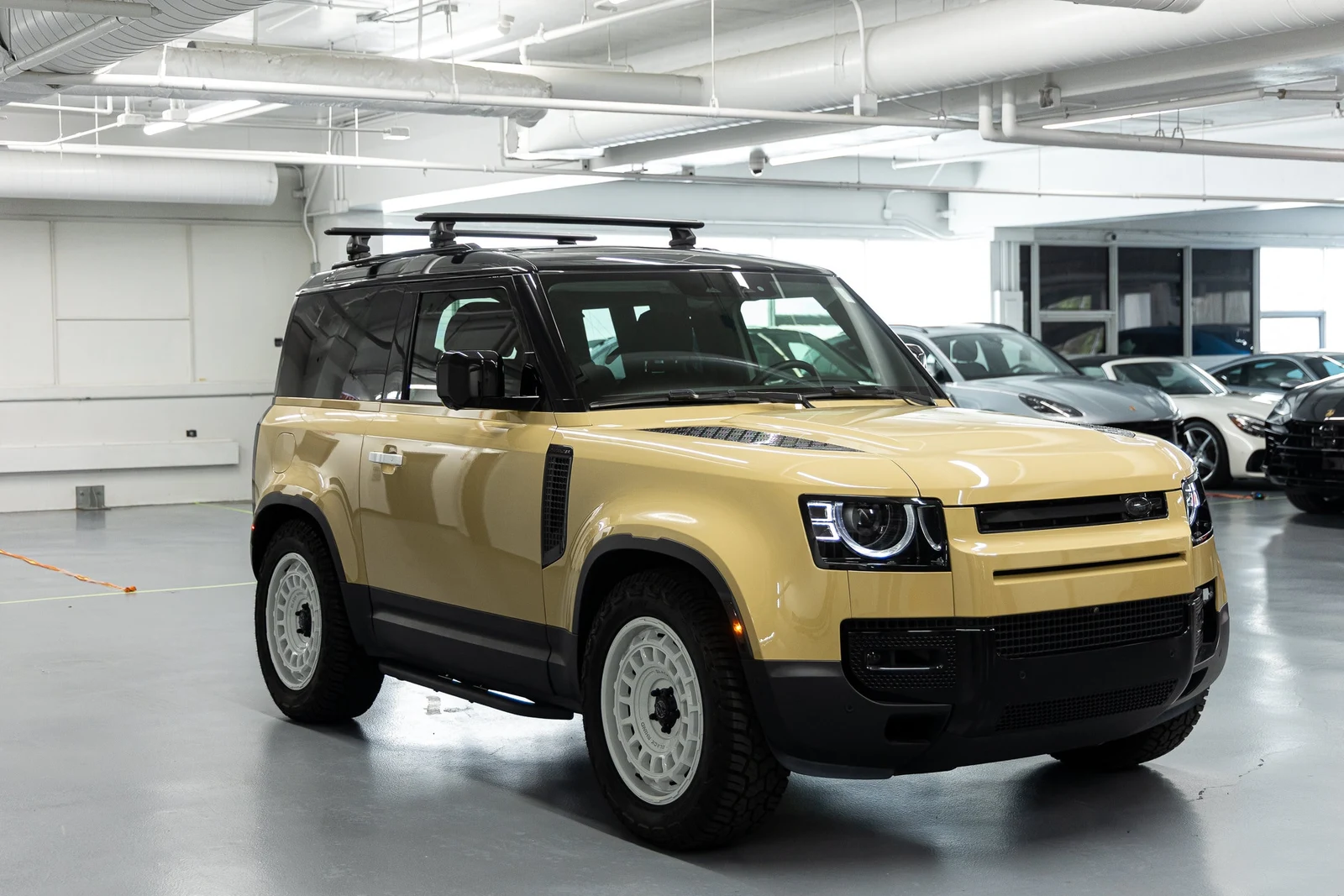 2025 Land Rover Defender 90 P300 S (L663), 8/20