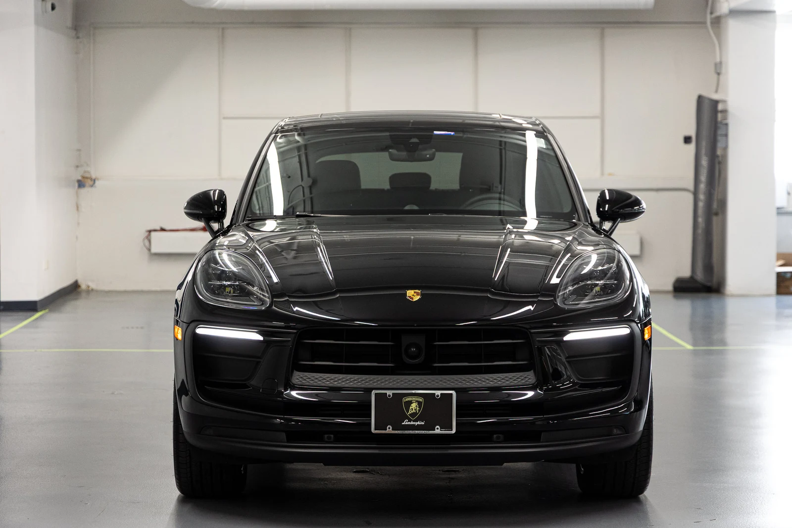 2025 Porsche Macan (95B), 8/20