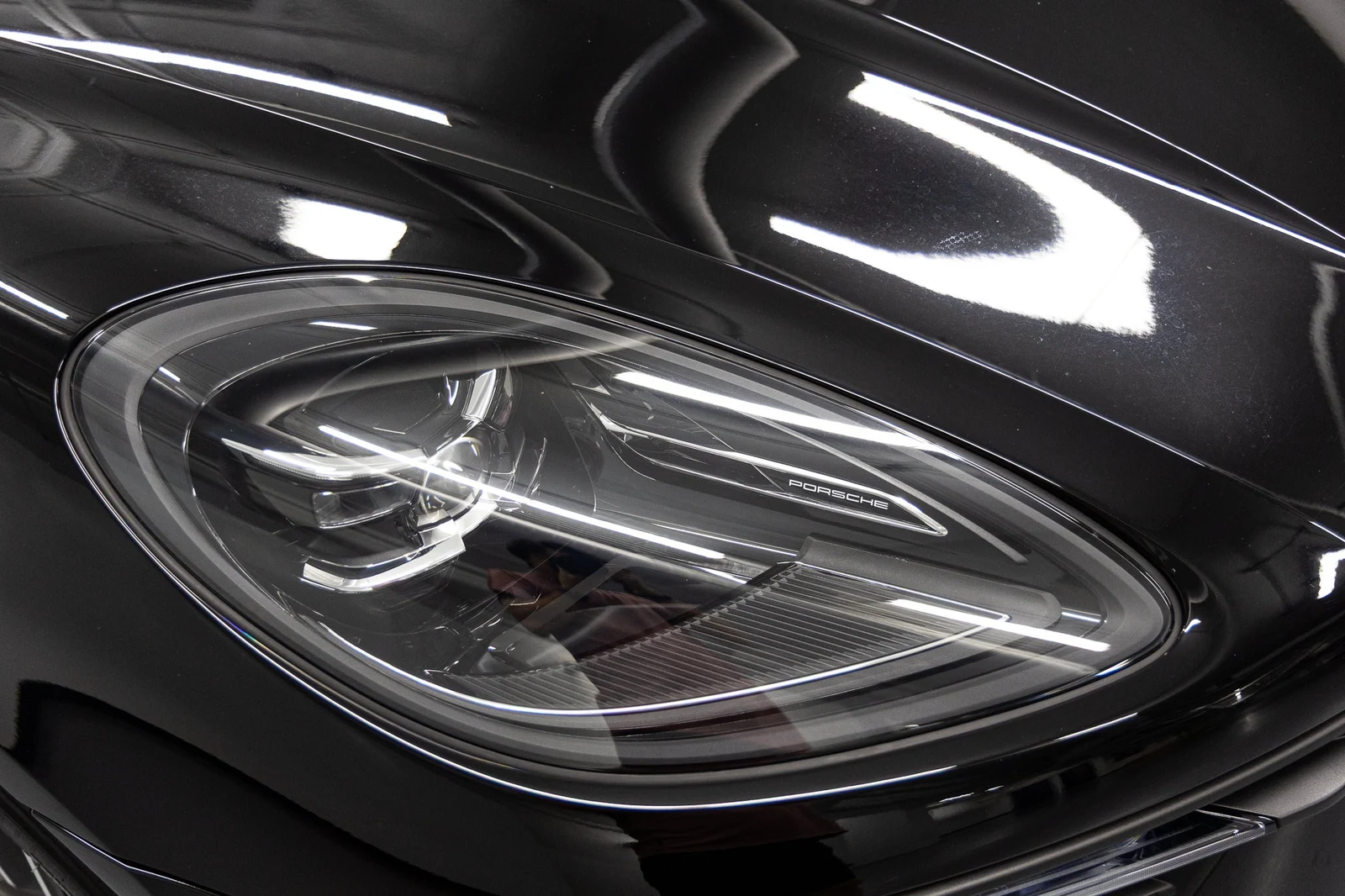 2025 Porsche Macan (95B), 10/20