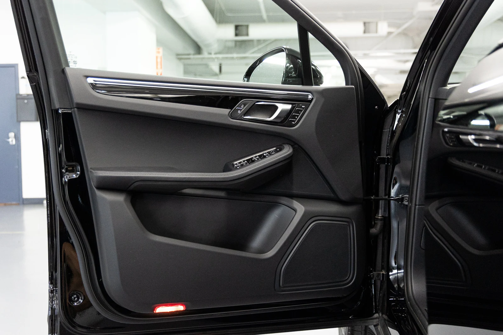 2025 Porsche Macan (95B), 19/20