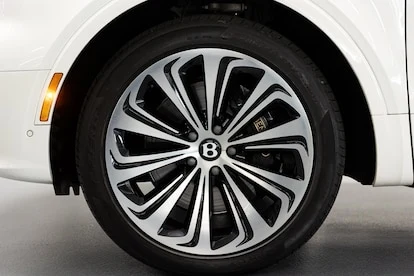 2023 Bentley Bentayga Azure V8, 17/20