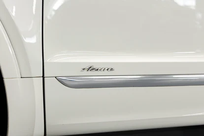2023 Bentley Bentayga Azure V8, 18/20