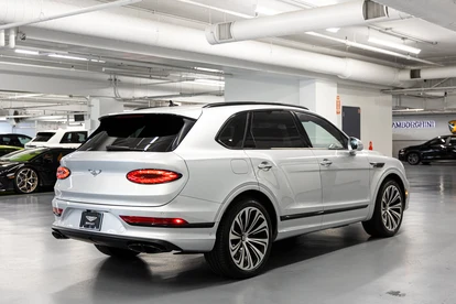 2023 Bentley Bentayga Hybrid, 6/20
