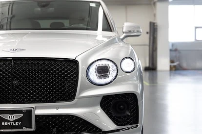 2023 Bentley Bentayga Hybrid, 10/20