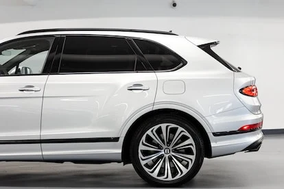 2023 Bentley Bentayga Hybrid, 15/20