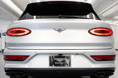 2023 Bentley Bentayga Hybrid, 19/20