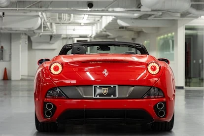 2011 Ferrari California, 8/20