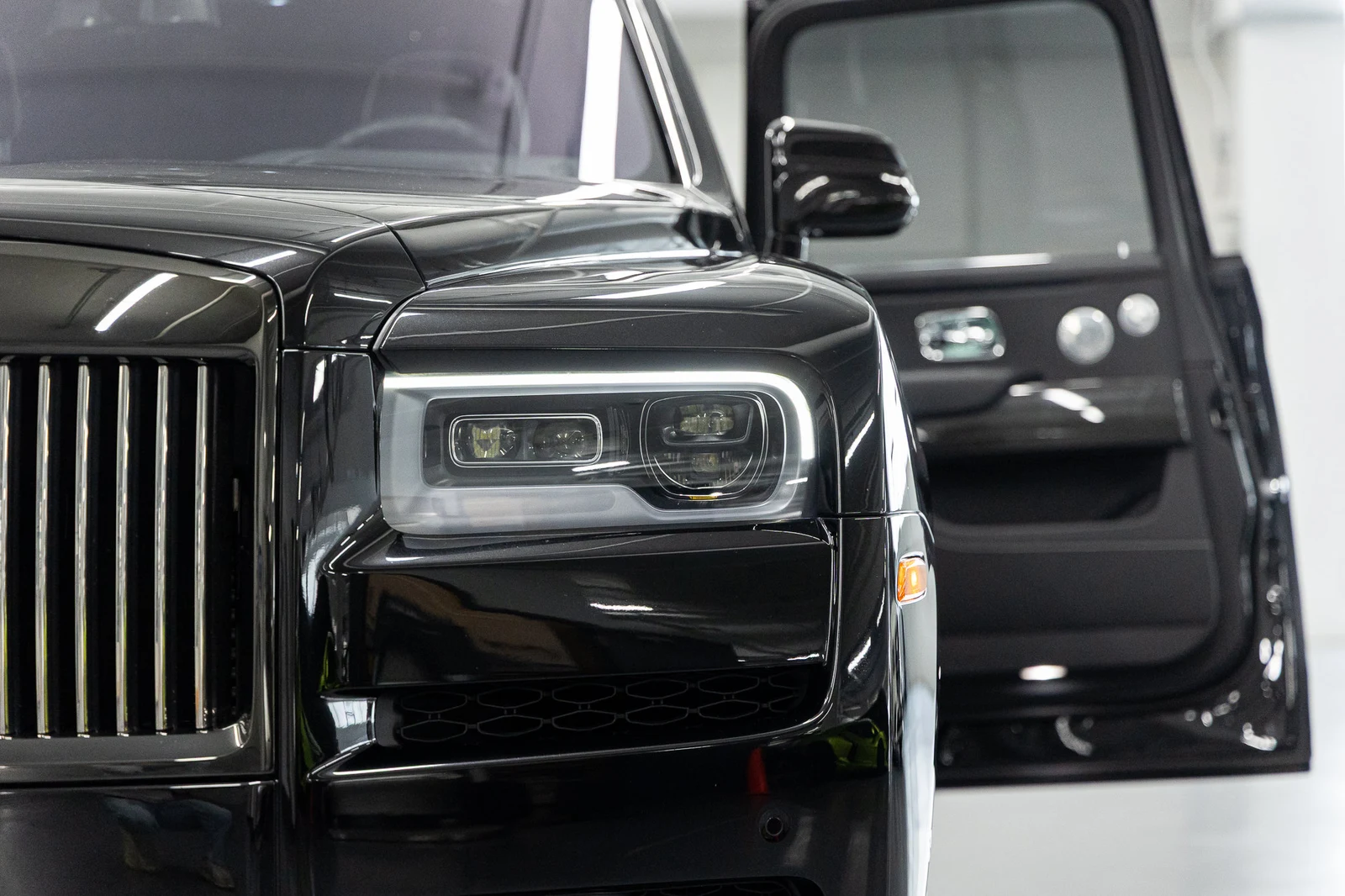 2024 Rolls-Royce Cullinan Black Badge, 15/30
