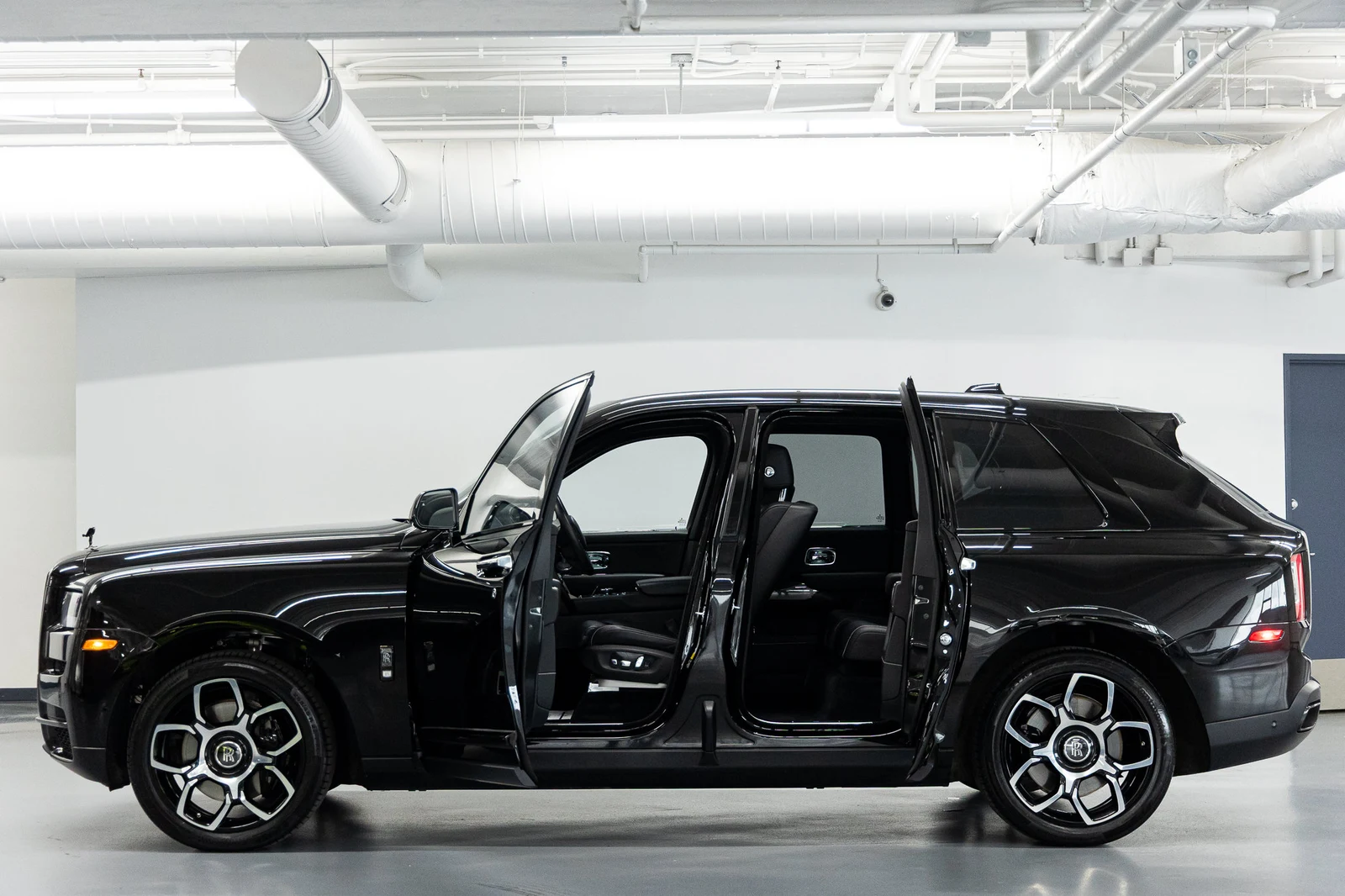 2024 Rolls-Royce Cullinan Black Badge, 16/30