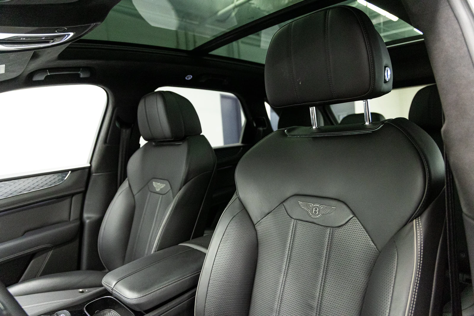 2021 Bentley Bentayga V8, 19/30