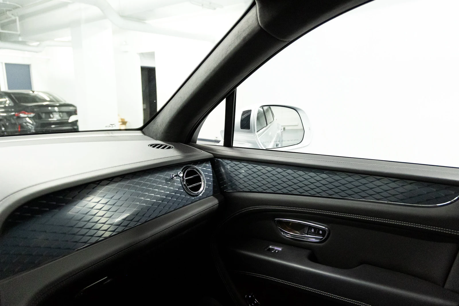 2021 Bentley Bentayga V8, 27/30