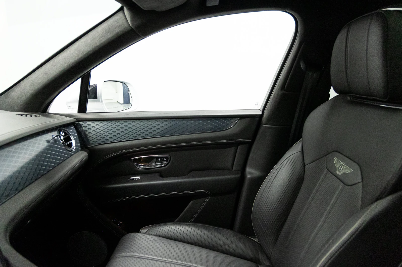 2021 Bentley Bentayga V8, 28/30