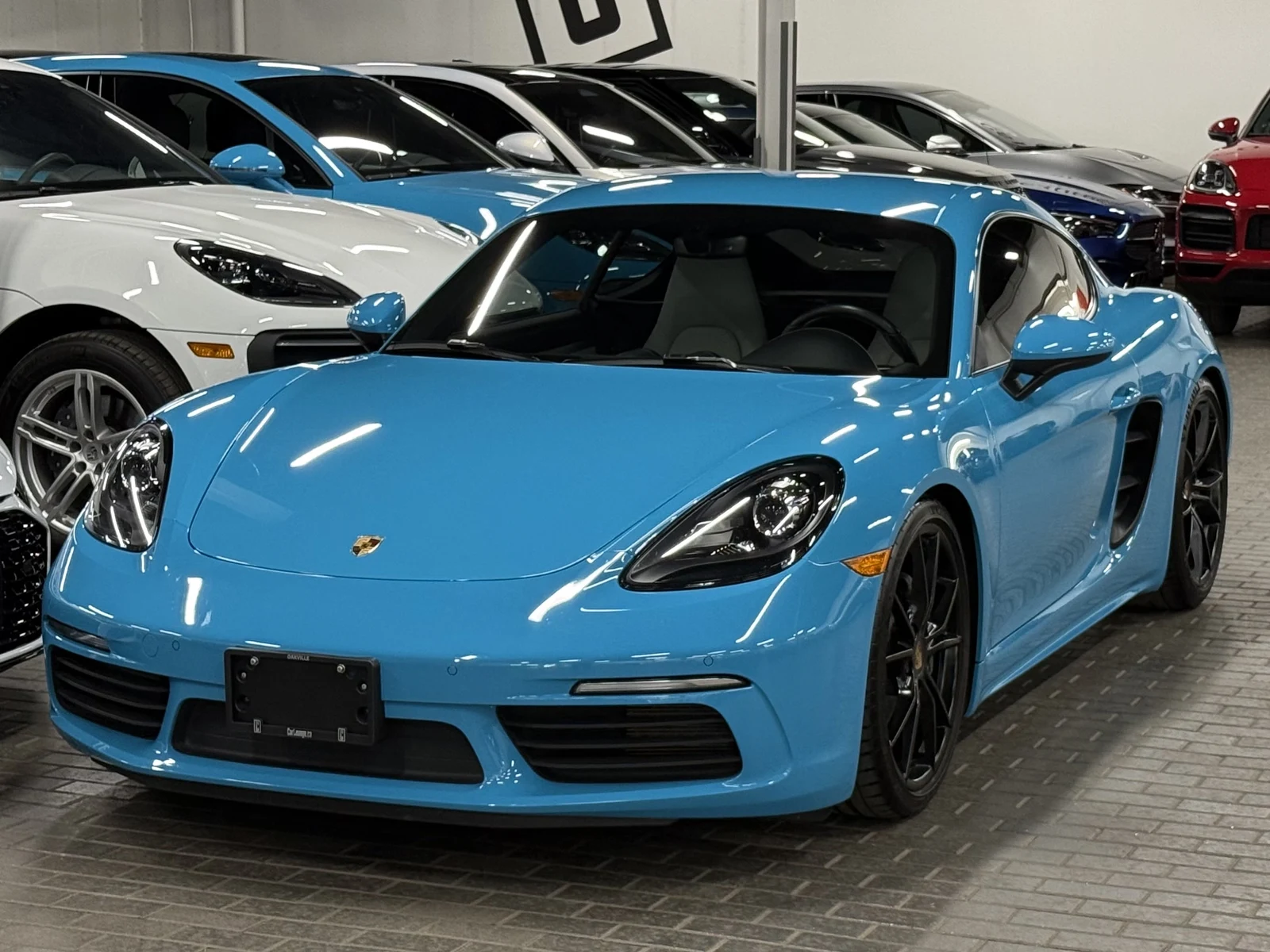 Porsche 718 Cayman | Car Lounge