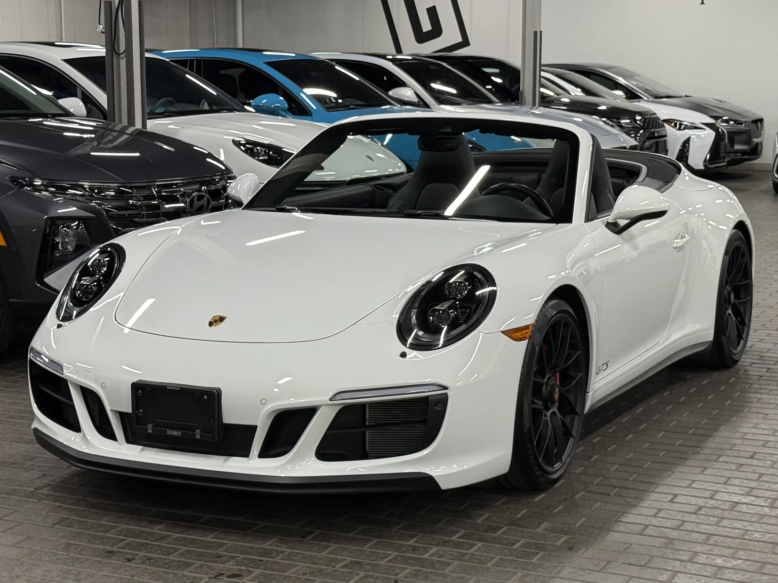2019 Porsche 911 (991.2) Carrera GTS Cabriolet, 2/30