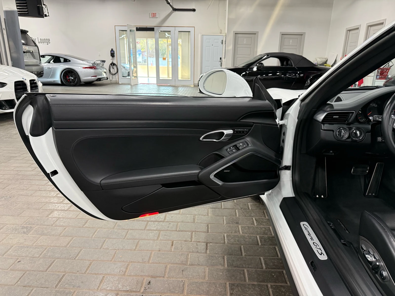 2019 Porsche 911 (991.2) Carrera GTS Cabriolet, 27/30