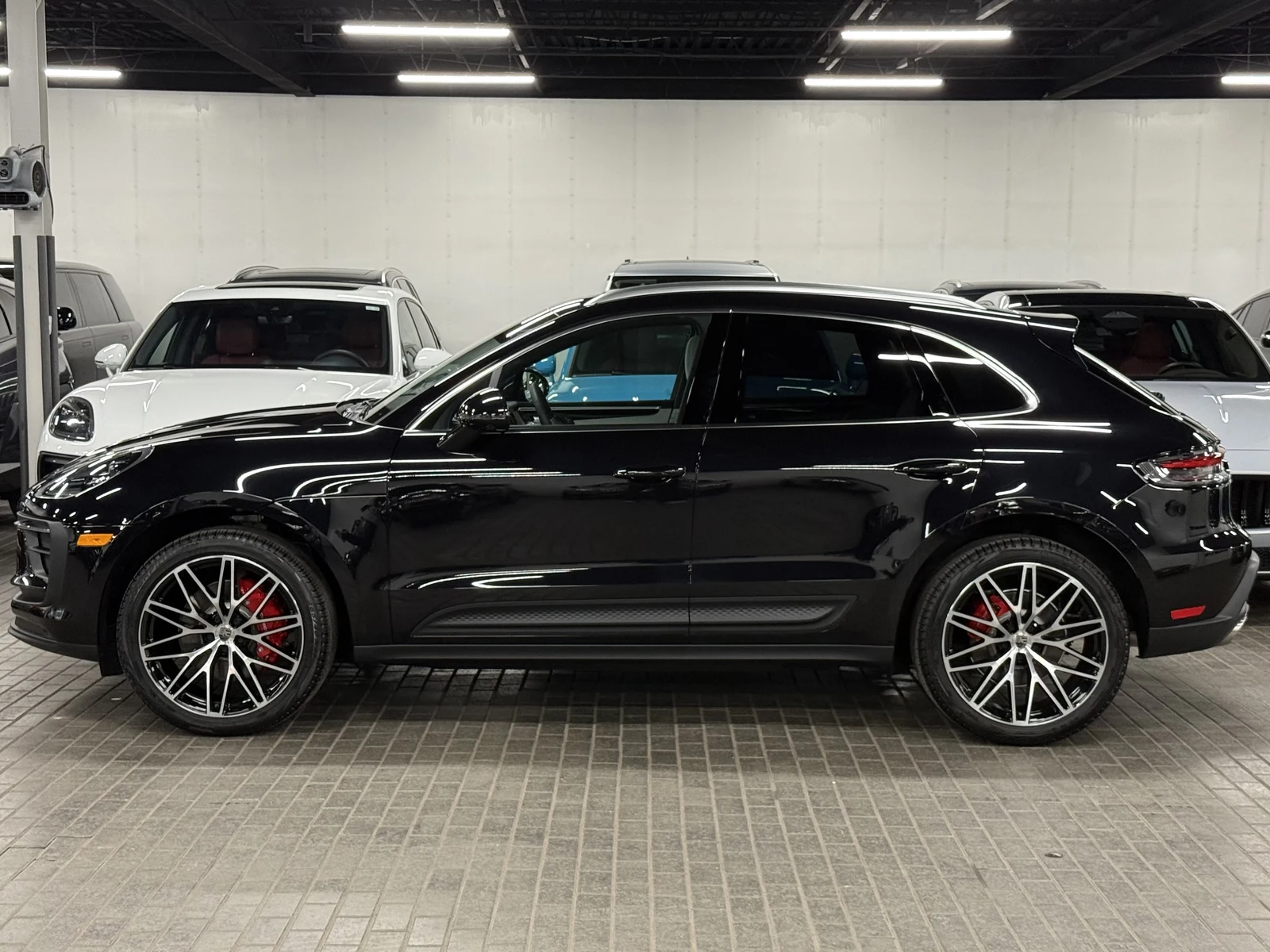 2026 Porsche Macan S (95B), 8/30