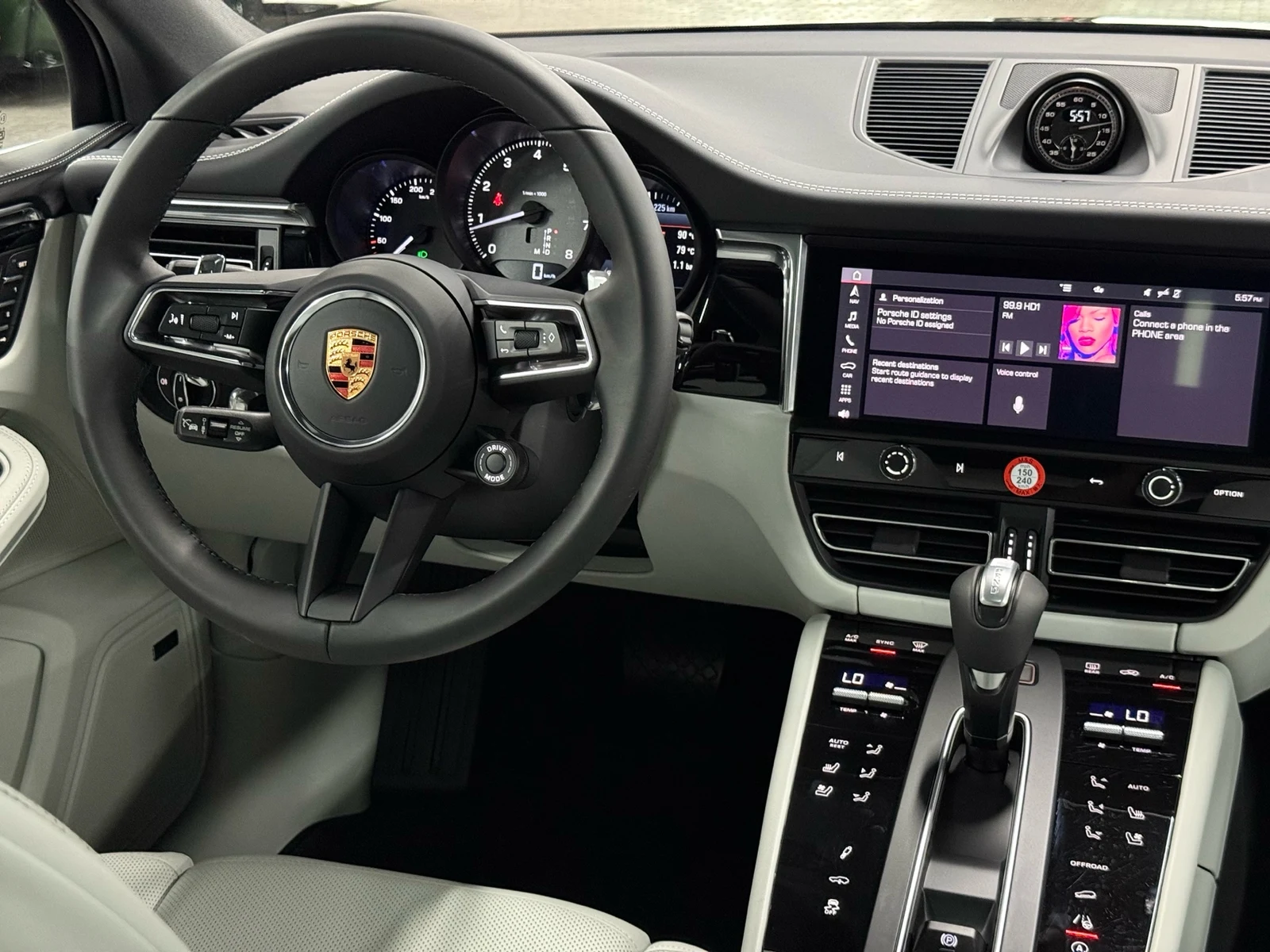 2026 Porsche Macan S (95B), 10/30