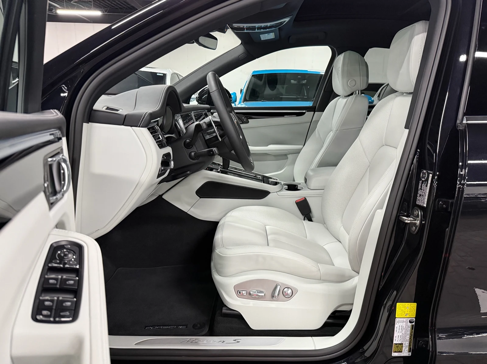 2026 Porsche Macan S (95B), 11/30