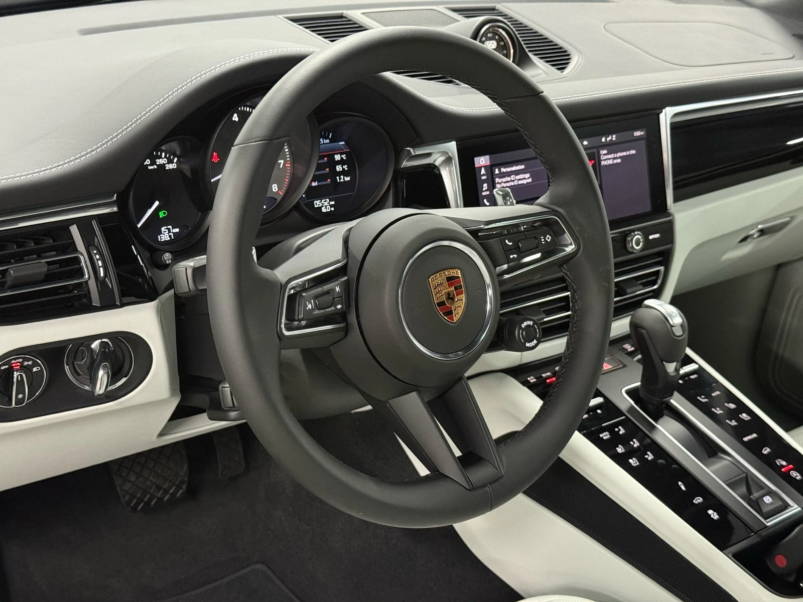 2026 Porsche Macan S (95B), 13/30
