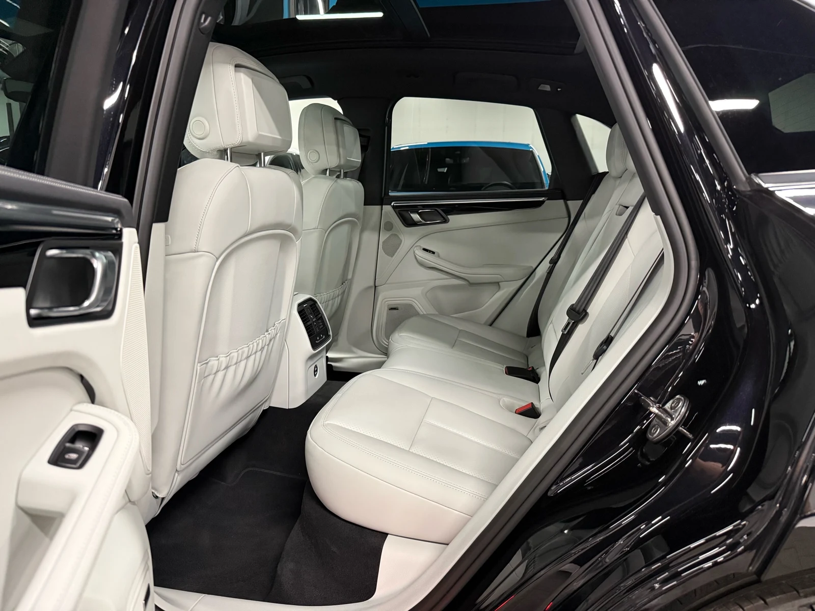 2026 Porsche Macan S (95B), 26/30